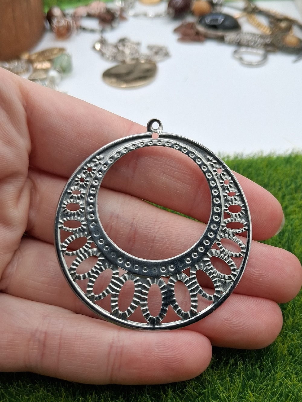 Silver-Tone Filigree Crescent Pendant Necklace Charm P423 - Picture 2 of 2